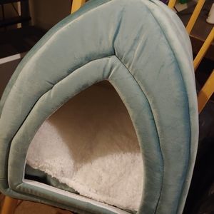 Teal Cat/Bunny bed